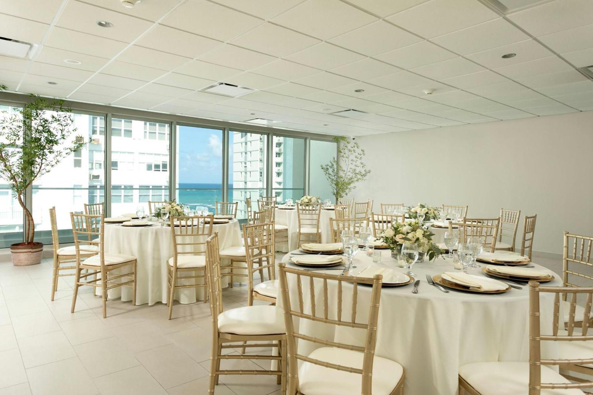 Casa Costera, Isla Verde Beach, Apartments By Marriott Bonvoy San Juan Exterior foto